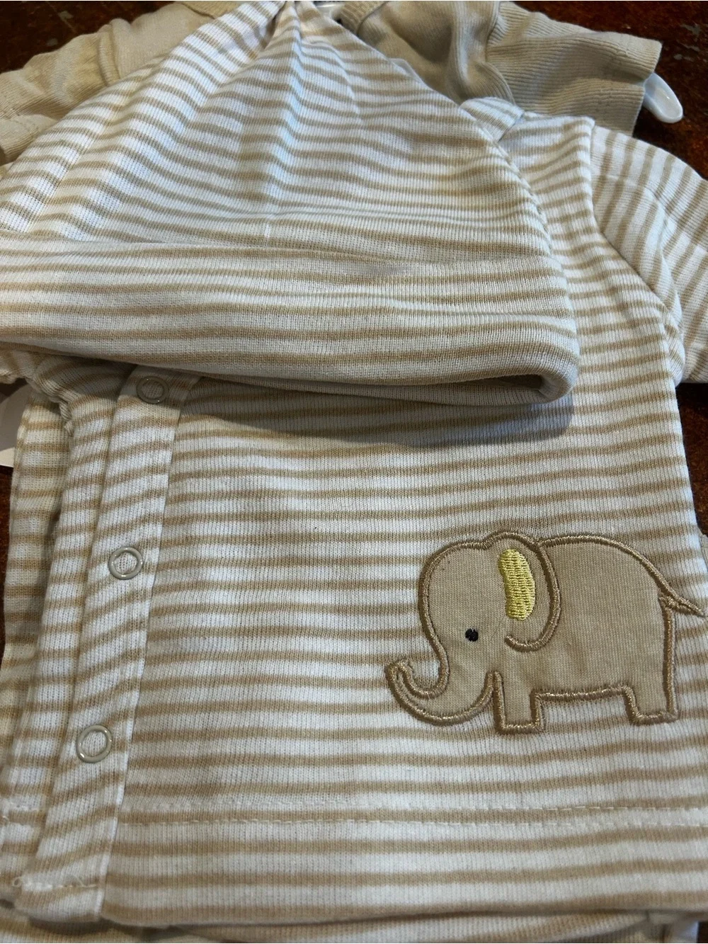 Koala Kids - infant NB- Cream Striped Elephant. 4 piece set. Hat, Onesie, Pants